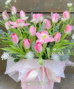 Giỏ hoa tulip đẹp làm quà tặng