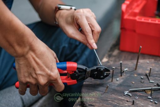 Những lưu ý khi sử dụng kìm cộng lực KNIPEX CoBolt